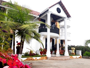 SHALOM HOTEL